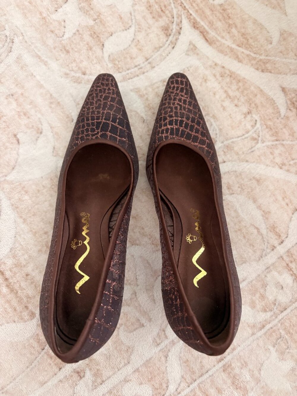 Nina brown sparkly pattern 3in heels in 6.5